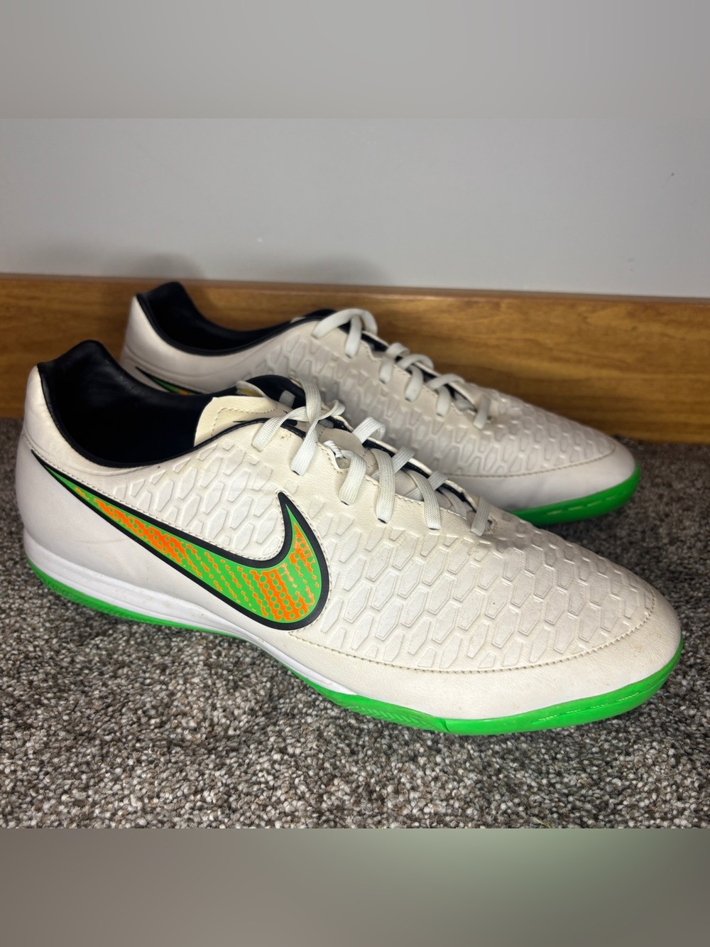 Nike Turf Shoes Magista Onda IC Soccer Shoes Black White Green Size 11.5